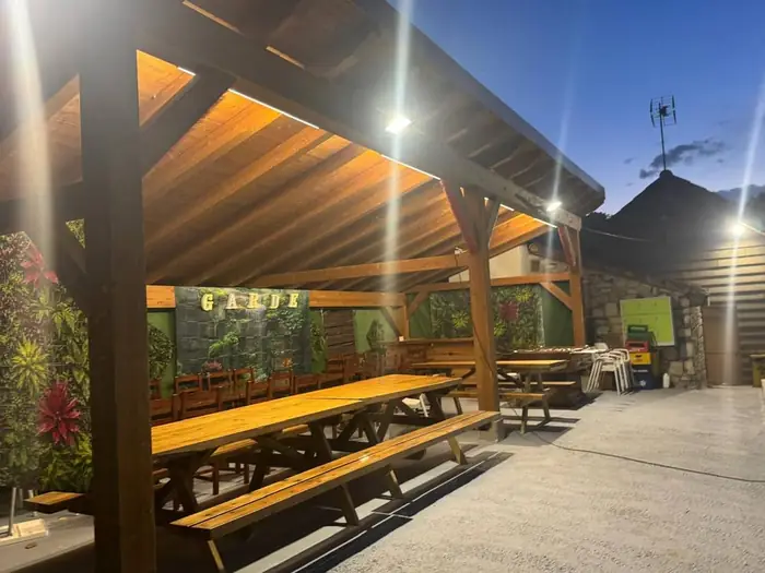 Porche del restaurante Camping Urrutea
